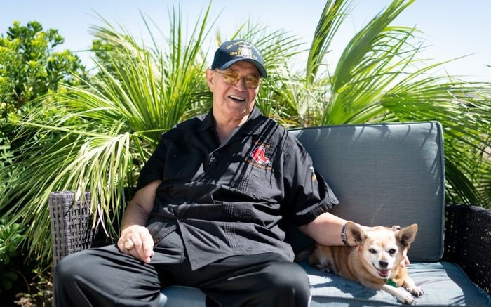 Chôn cất vợ được nửa tiếng, người chồng tỷ phú gặp điều bất ngờ Ảnh 2