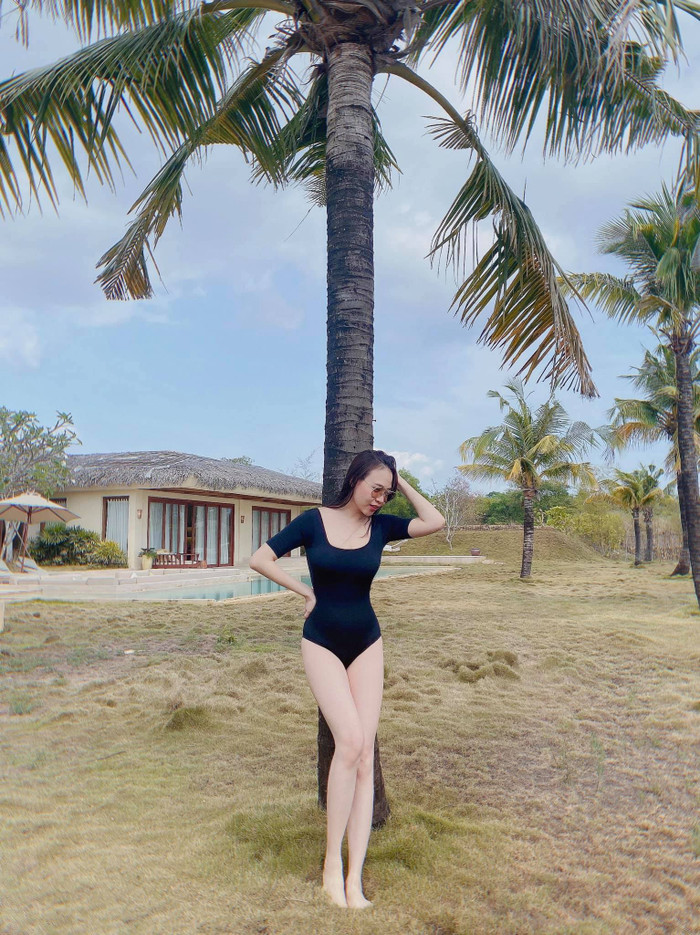 Đàm Thu Trang diện áo tắm khoe body đẹp phát hờn, chặt nát mọi lời chê bai xuống sắc.