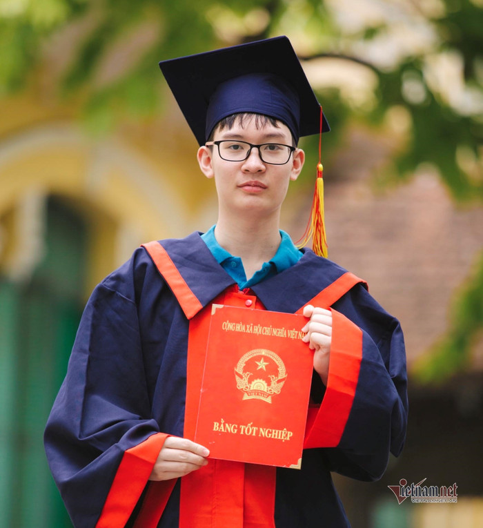 Nguyễn Tiến Quang Vinh - học sinh THCS Trưng Vương. Ảnh: NVCC