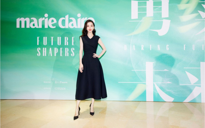 Mặc rất đơn giản nhưng Angelababy chỉ cần tô son đỏ thôi là đã đẹp bất chấp cả thiên hạ rồi! Ảnh 2