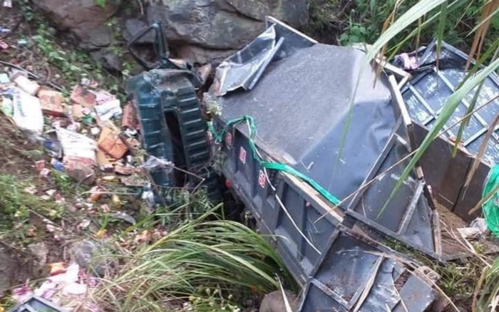 Sơn La: Xe tải lao xuống vực sâu hàng chục mét khiến 3 người thương vong Ảnh 2