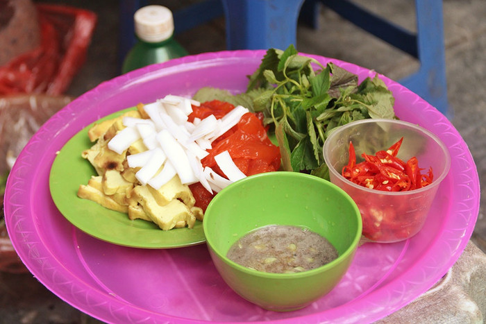 Mỗi suất sứa đỏ được bán với giá 30.000 đồng, hấp dẫn thực khách vào mùa hè