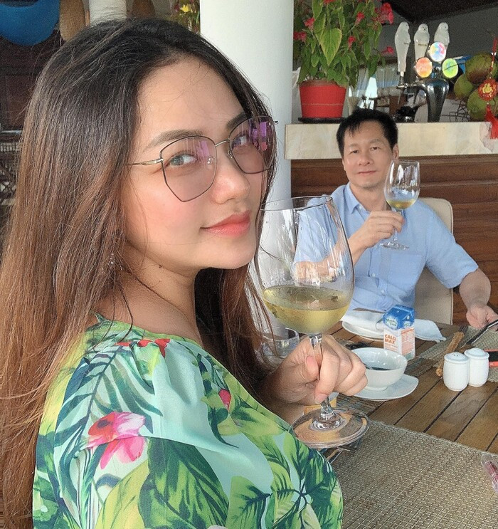 Chồng đại gia của Phan Như Thảo vẫn thường xuyên khuyên vợ làm ít việc, để dành thời gian bên chồng con.