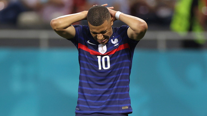 Mbappe đã hóa tội đồ với pha hỏng ăn ở lượt sút luân lưu quyết định.