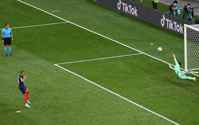 Mbappe: Xin lỗi vì đá hỏng quả penalty Ảnh 2