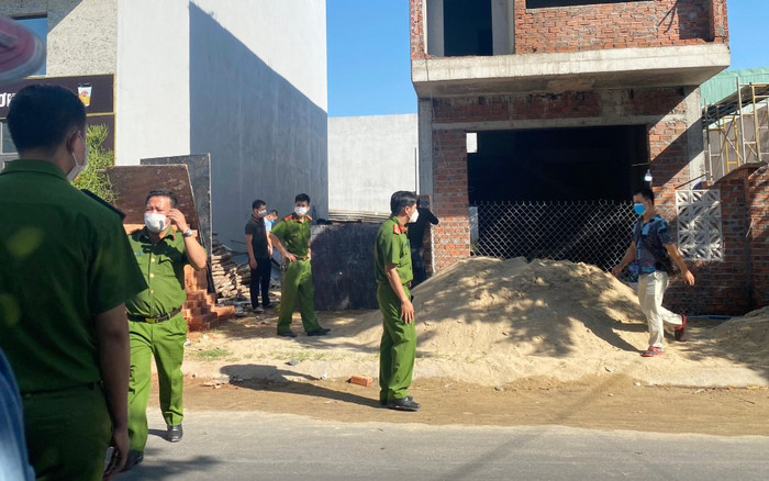 Phát hiện thi thể nam thanh niên không mặc quần cạnh công trình xây dựng Ảnh 2