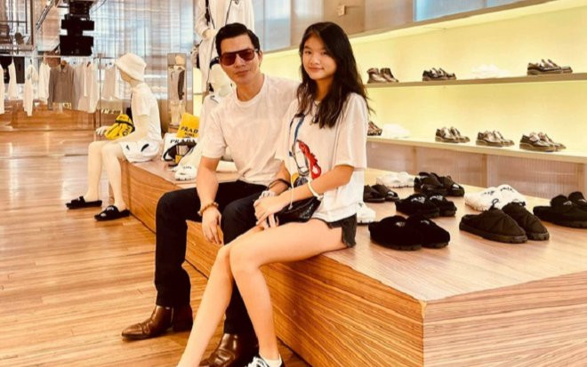 Vừa sang Mỹ, con gái Trương Ngọc Ánh diện đồ lên phố, chân dài như siêu mẫu khiến dân tình 'xỉu ngang' Ảnh 2