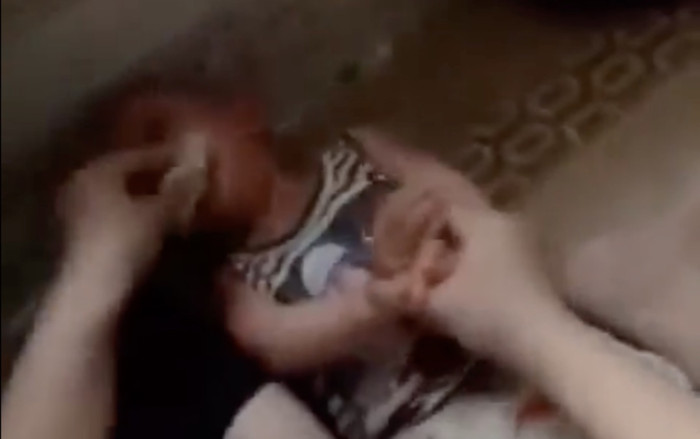 Phẫn nộ trẻ mầm non 12 tháng tuổi bị nhét giẻ vào mồm, công an vào cuộc điều tra Ảnh 2