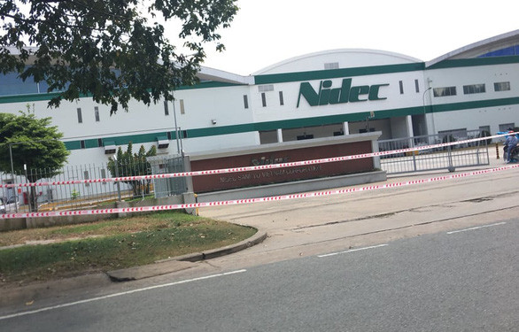 Công ty Nidec Sankyo tại khu công nghệ cao tạm ngưng hoạt động do phát hiện một ca dương tính với COVID-19. Ảnh: M.H./Tuổi Trẻ