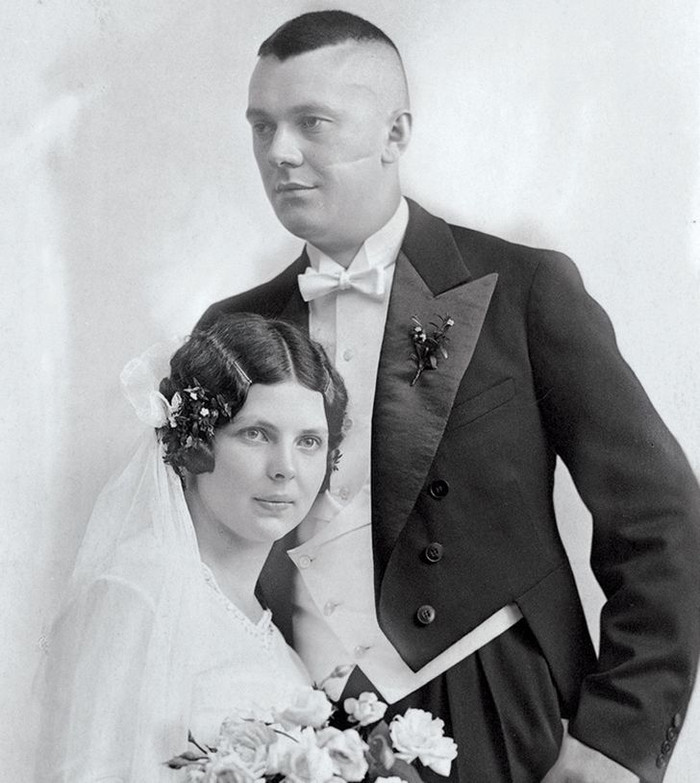 9 mốt thời trang hot trong quá khứ nhưng thời hiện đại thì ai cũng 'chạy mất dép' Ảnh 6