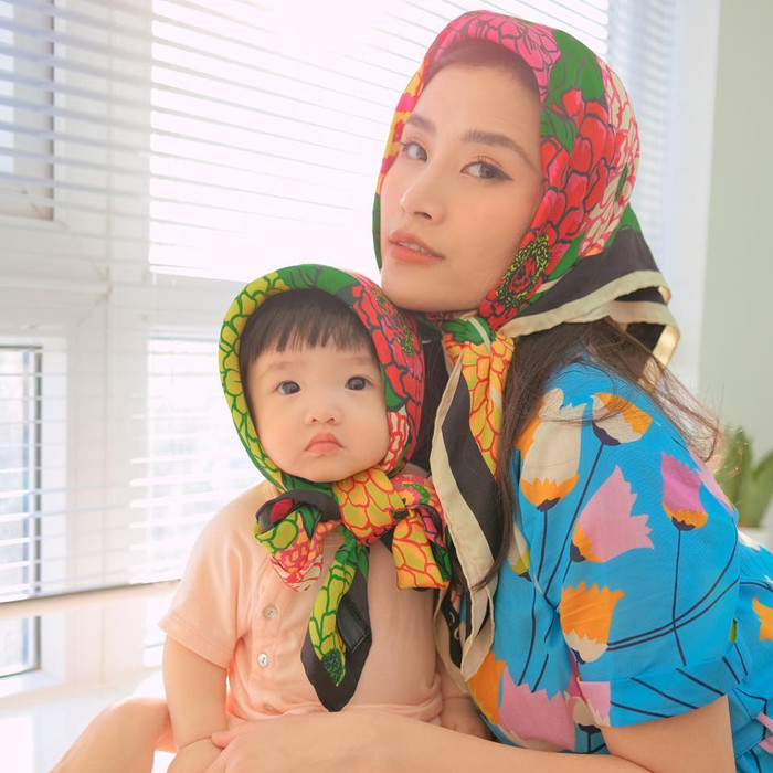 Không chỉ là 'đôi bạn già' mà Đông Nhi còn nhận mình với con gái 'giống nhau như hai giọt nước'.