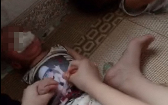 Cha mẹ bé mầm non bị nhét giẻ vào miệng: Đau xót nhưng phải nén uất ức để giữ bình tĩnh Ảnh 2