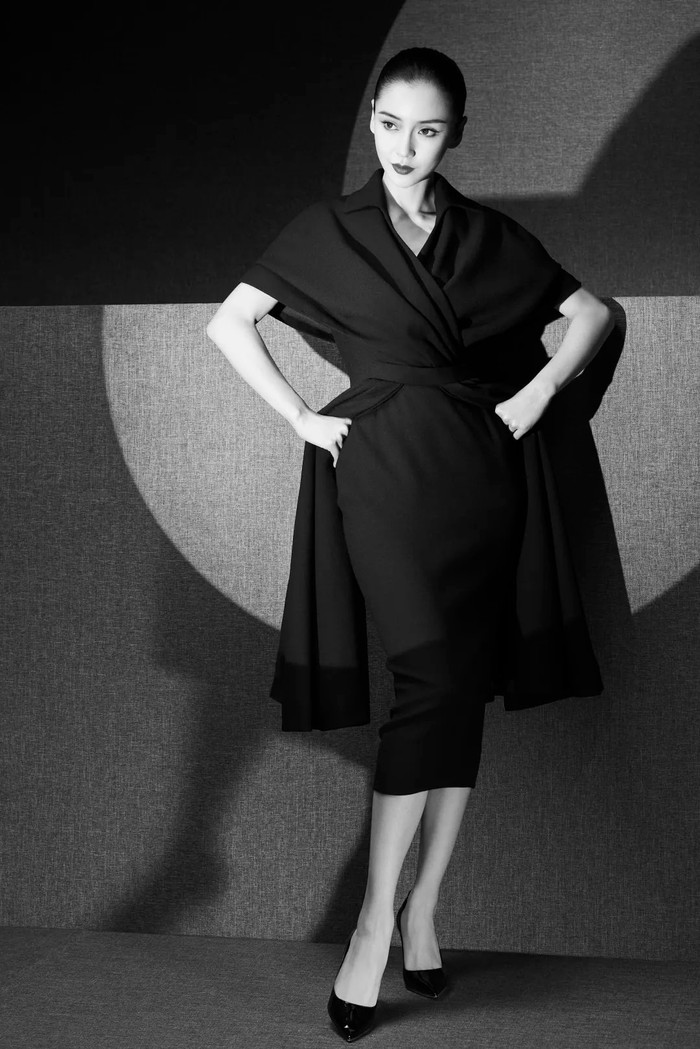 Nhiều người còn ví Angelababy như em gái ruột tên là Catherine của nhà mốt Christain Dior phiên bản Châu Á