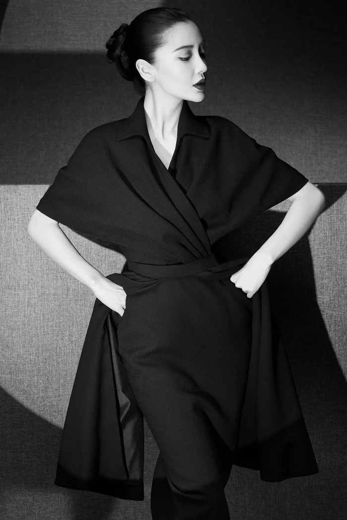 Nhan sắc, khí chất của Angelababy khiến các tín đồ Châu Á vô cùng hài lòng