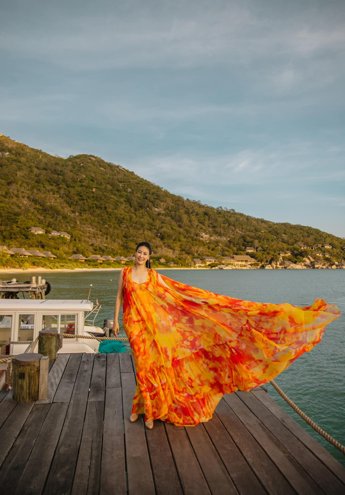 Phải công nhận, các thiết kế này rất hợp với dáng vóc, nhan sắc của Hà Kiều Anh.