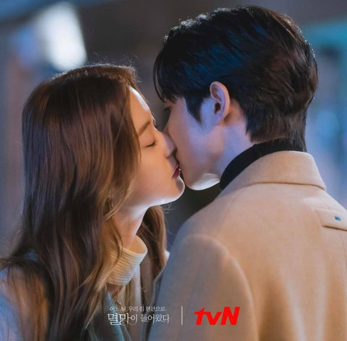 'Doom at Your Service' tập 16: Seo In Guk lần đầu làm người bỡ ngỡ - Nói chuyện với bạn gái thì ngủ quên Ảnh 19
