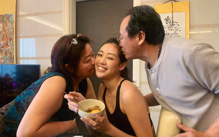 Hoa hậu Khánh Vân trở về nhà sau 21 ngày cách ly: Được mẹ chiêu đãi bữa cơm ngon nhất từ trước tới nay Ảnh 2