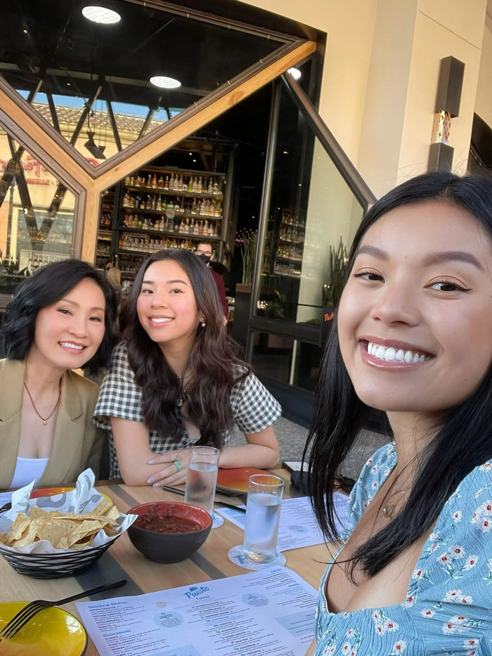 Nhan sắc xinh đẹp hai 'ái nữ' nhà nghệ sĩ Quang Minh - Hồng Đào Ảnh 8