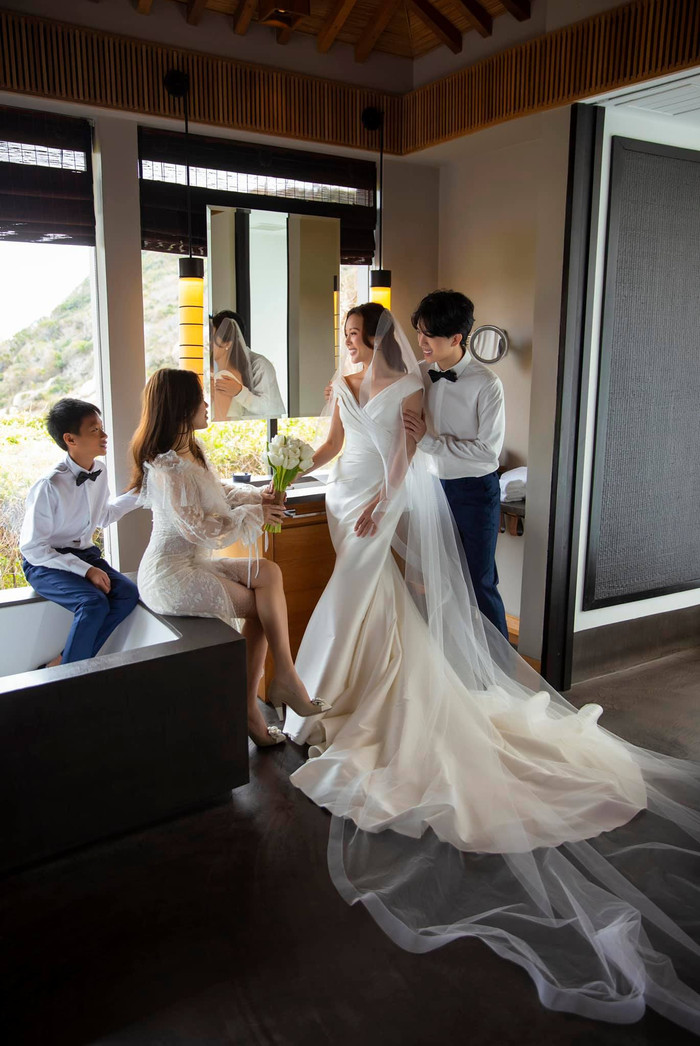 Ảnh cưới ngọt ngào của Hoa hậu Thu Hoài: 'Chúng tôi đang rất hạnh phúc khi chính thức thành vợ và chồng' Ảnh 7