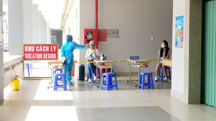 Đảm bảo khoảng cách 2 mét trong khu cách ly tập trung