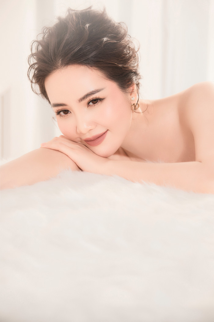 Nhan sắc “nguyên bản” từ khi đăng quang của Á hậu Thụy Vân