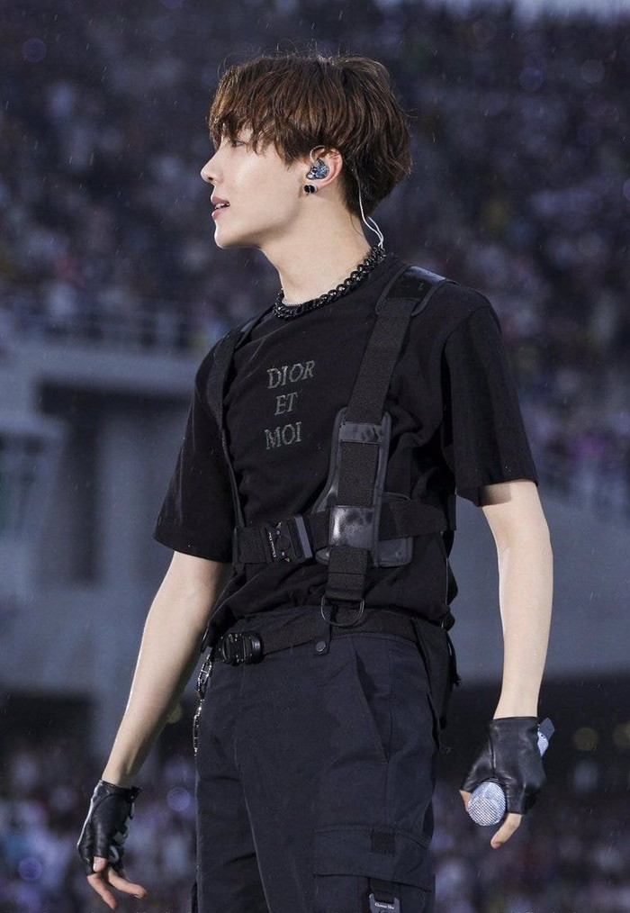 Những xu hướng chưng diện 'lên hương' nhờ được idol Kpop lăng xê Ảnh 11