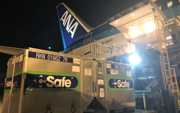 400.000 liều vaccine COVID-19 của Nhật Bản tài trợ đã hạ cánh tại TP.HCM vào rạng sáng nay Ảnh 2