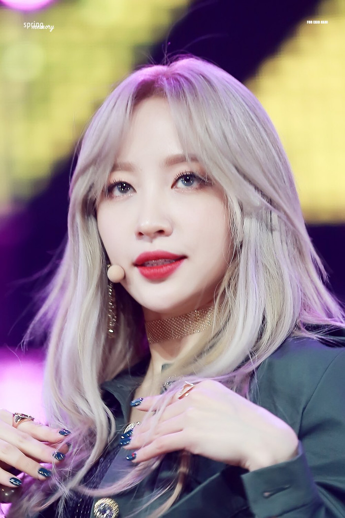 Những idol 'tài sắc vẹn toàn' có thể thành thục nói nhiều thứ tiếng trong giới Kpop Ảnh 10