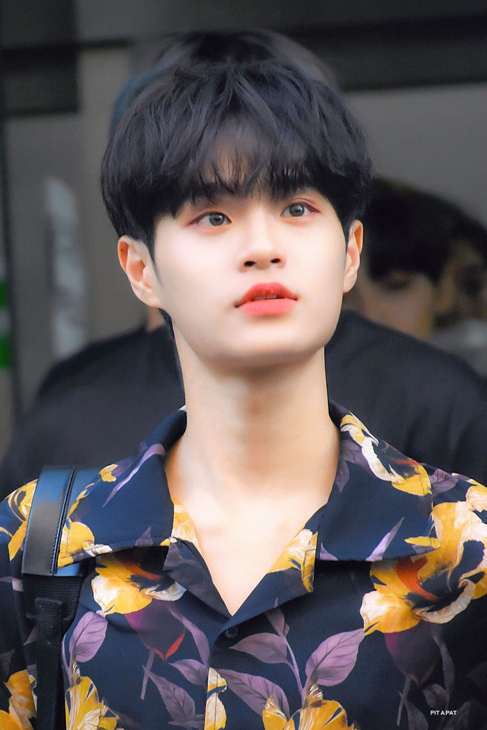 Những idol 'tài sắc vẹn toàn' có thể thành thục nói nhiều thứ tiếng trong giới Kpop Ảnh 11