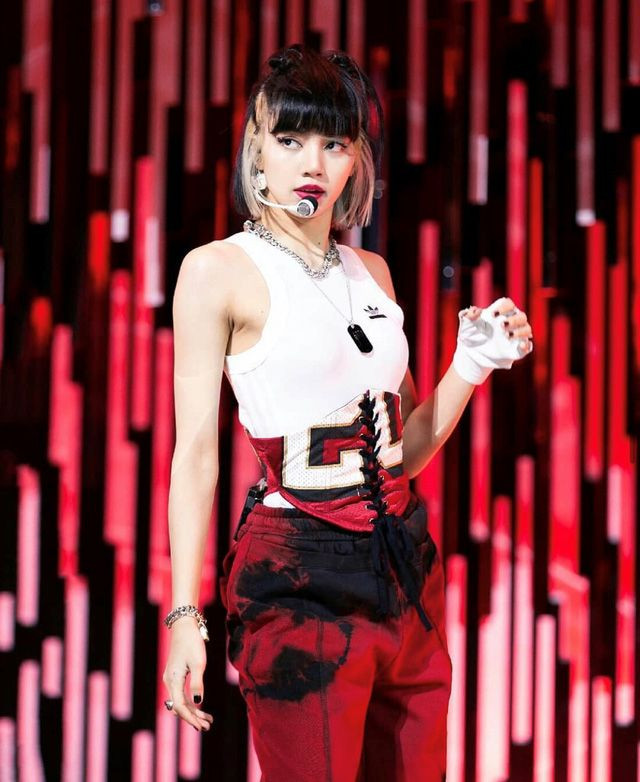 Những idol 'tài sắc vẹn toàn' có thể thành thục nói nhiều thứ tiếng trong giới Kpop Ảnh 5