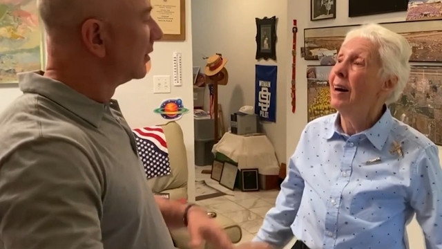 Bà Wally Funk vui mừng khi nhận thông tin sẽ bay vào không gian cùng Jeff Bezos. (Ảnh: Instagram)