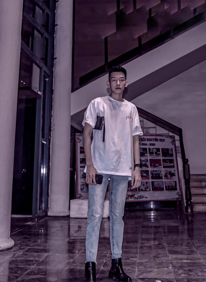 Nam sinh ngày càng điển trai và trưởng thành