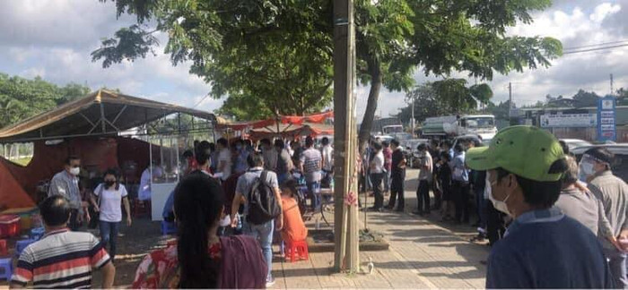 Lượng lớn người dân kéo về Vũng Tàu gây áp lực cho các chốt kiểm dịch