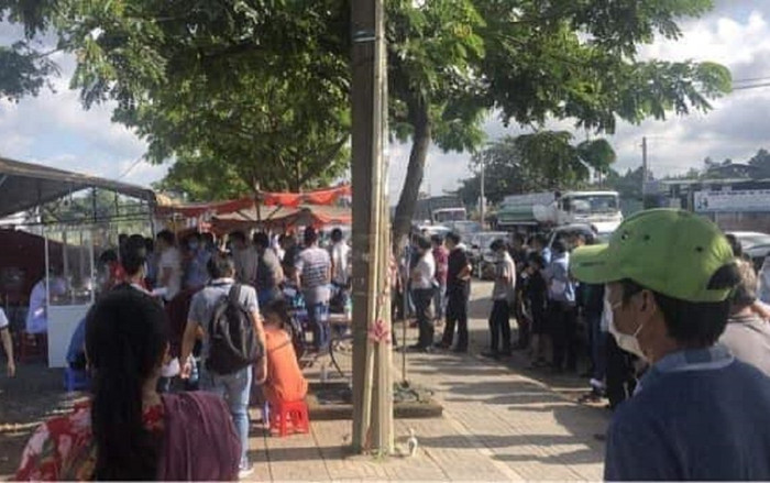 Bất chấp dịch COVID-19, người dân vẫn ùn ùn kéo nhau về Vũng Tàu du lịch cuối tuần Ảnh 2