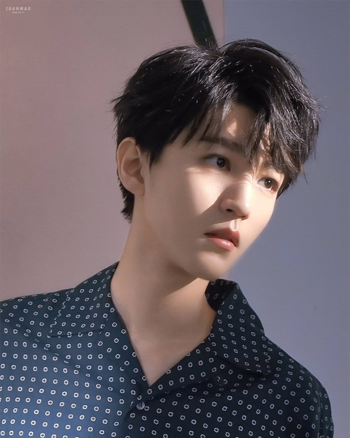 Vương Tuấn Khải.