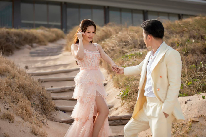 Hoa hậu Thu Hoài: 'Ở bên anh Trí tôi được quyền yếu đuối và dựa dẫm những khi mệt mỏi' Ảnh 8