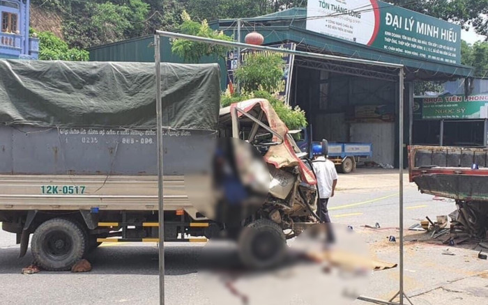 Đi ô tô, hai vợ chồng và con nhỏ bất ngờ đâm vào đuôi xe tải đang đỗ, khiến 1 người tử vong Ảnh 2