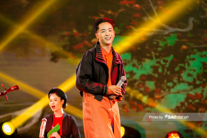 Sự kết hợp của hai chàng trai đã khiến sân khấu 'dậy sóng'.