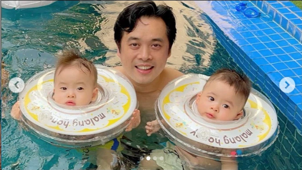 Mickey và Jerry khá tự tin.