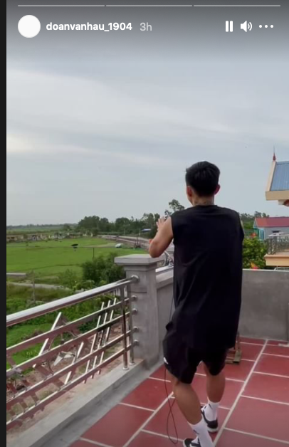 Đoàn Văn Hậu chỉ ở nhà thả diều nhưng body 'cực phẩm' mới là điều làm chị em 'rụng rời' Ảnh 7