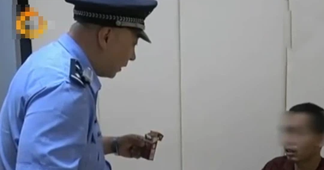 Người đàn ông không ngờ chỉ vì vô tình nhặt bao thuốc mà anh ta vướng vào lao lý.