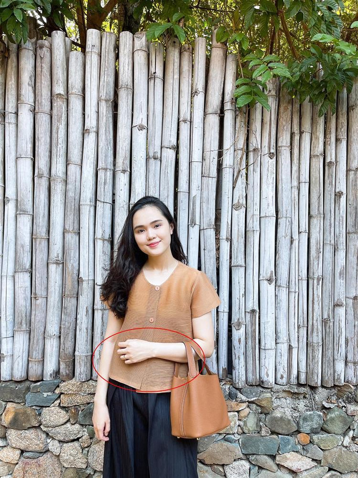 Vợ Duy Mạnh lộ vòng 2 'lùm lùm' khiến fan tò mò: 'Bé Ú sắp có em chăng?' Ảnh 5