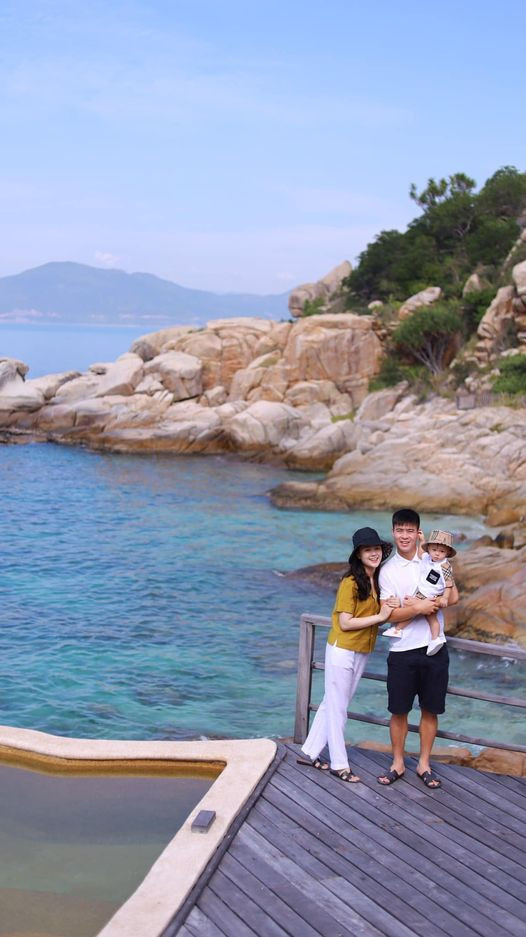 Vợ Duy Mạnh lộ vòng 2 'lùm lùm' khiến fan tò mò: 'Bé Ú sắp có em chăng?' Ảnh 3