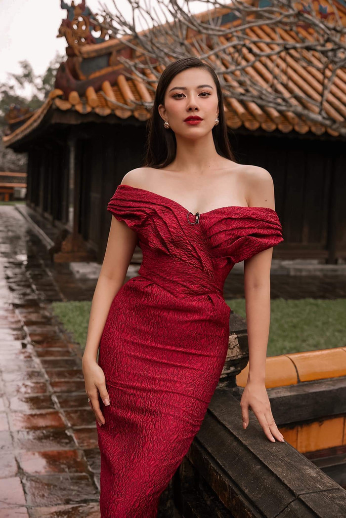 Người đẹp sở hữu body bốc lửa, thần thái chuyên nghiệp.