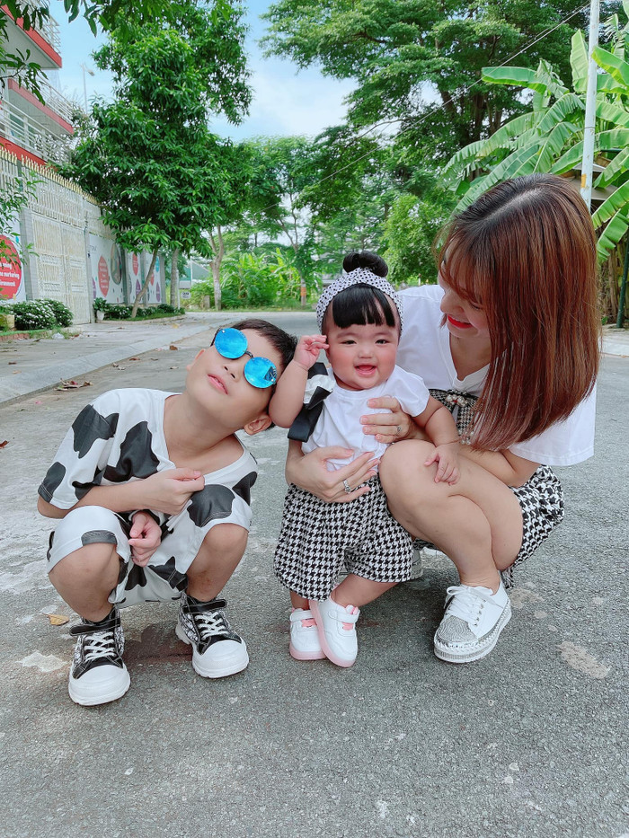 Vẻ ngoài bụ bẫm, đặc biệt làgương mặt xinh xắn với nụ cười tươi như hoa của béMinnie khiếnai nấy đều bị 'đốn tim'.