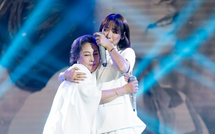 Cara viết tâm thư gửi mẹ sau sân khấu đầy cảm xúc tại The Heroes: 'Con may mắn là con gái của mẹ' Ảnh 2