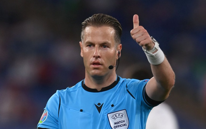 Trọng tài trận Anh vs Đan Mạch: Điềm lành của 'Tam sư' Ảnh 2