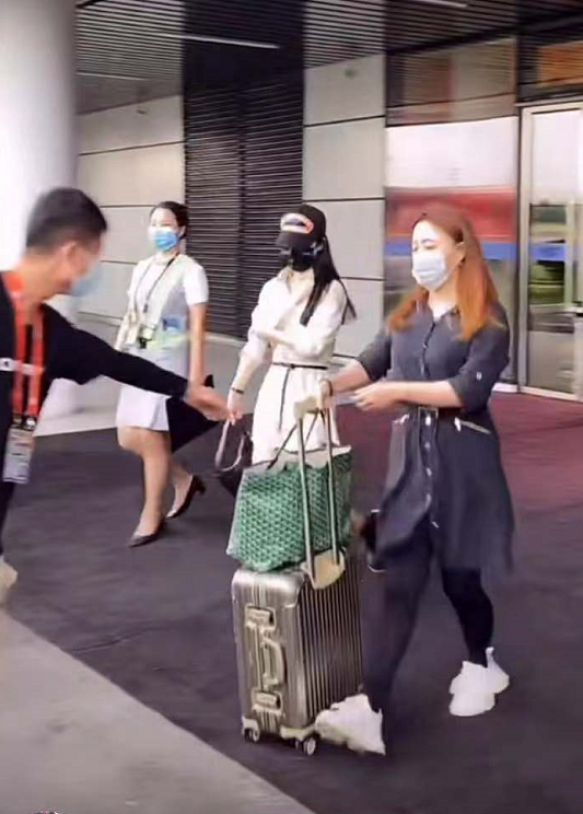 Bị mang tiếng xấu vì show, Triệu Lệ Dĩnh vẫn trở lại làm khách mời cho 'Nhà hàng Trung Hoa' mùa 5 Ảnh 9