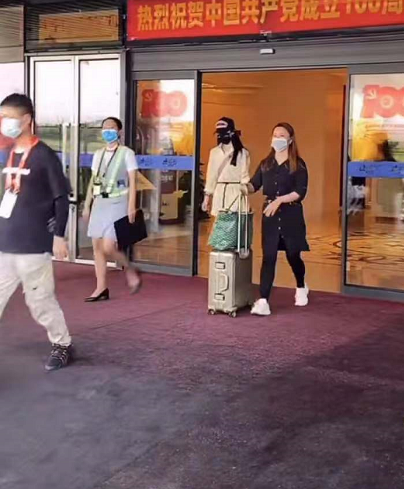 Bị mang tiếng xấu vì show, Triệu Lệ Dĩnh vẫn trở lại làm khách mời cho 'Nhà hàng Trung Hoa' mùa 5 Ảnh 7