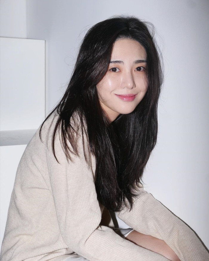 Kwon Mina - người tố cáo AOA bắt nạt mình.